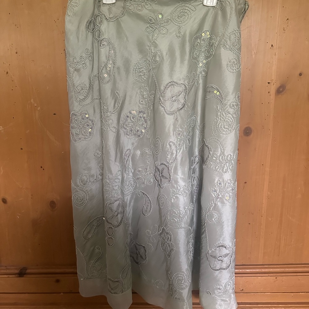 Elegant Embroidered Green Skirt
